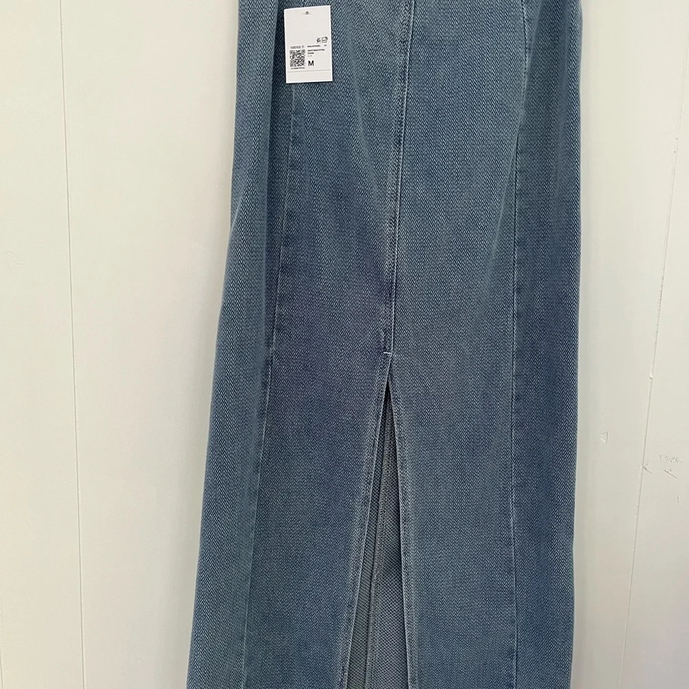 NEW Forever 21 Long Denim Skirt Chevron Pattern Long Slit in Back Size Medium - Picture 8 of 10